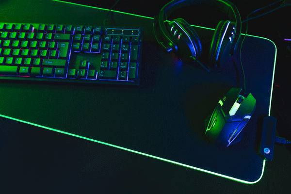 Tapis de souris gaming Razer et Corsair